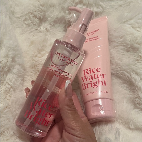 Rice Water Bright Foaming Cleanser - Pink - Picture 2 of 4